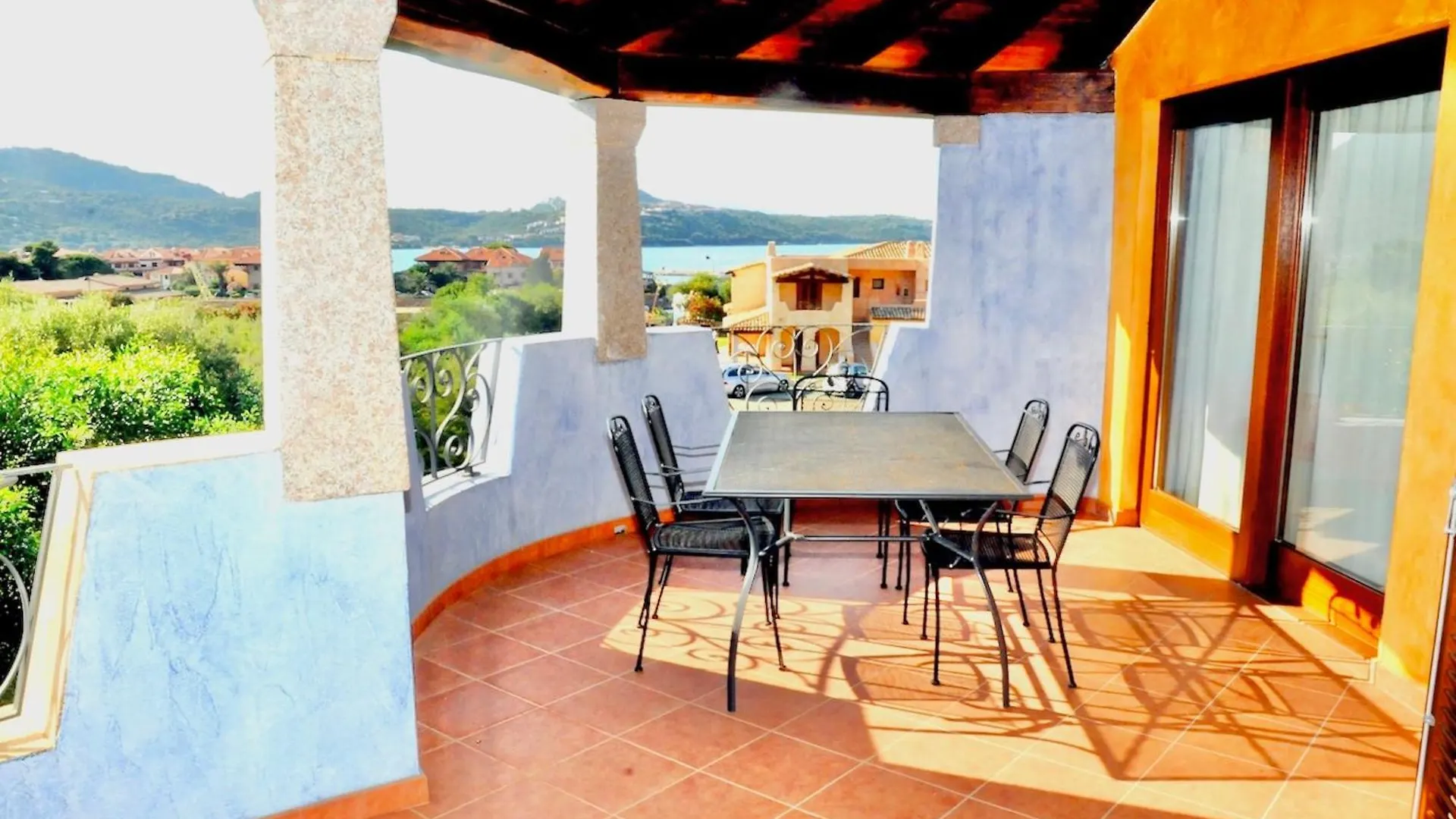 Isa-Residence With Private Beach In Marinella